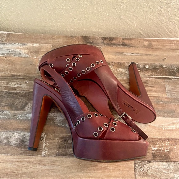 Alaia Eyelet Slingback Heels - Picture 9 of 12
